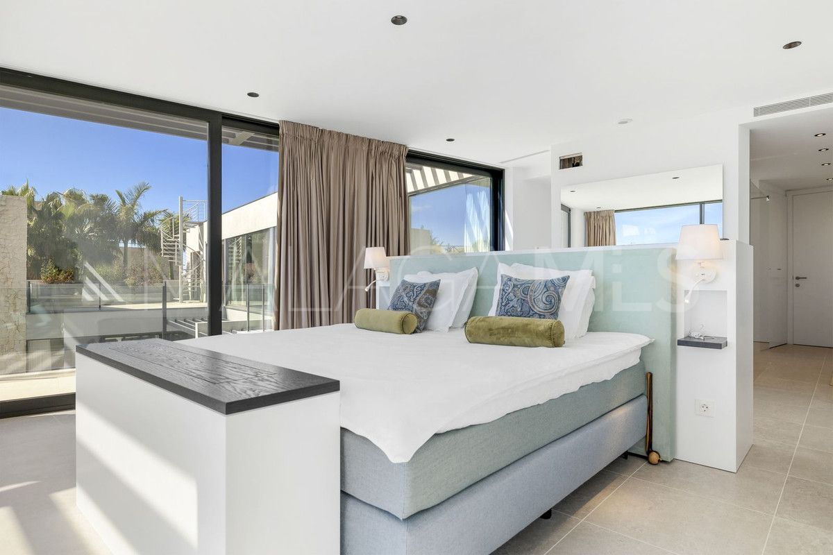 Villa for sale in Benahavis