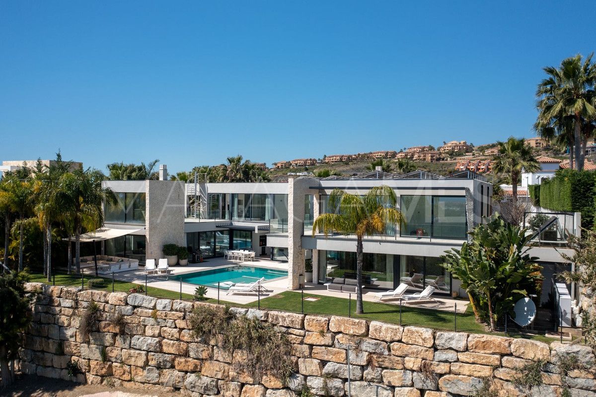 Villa for sale in Benahavis