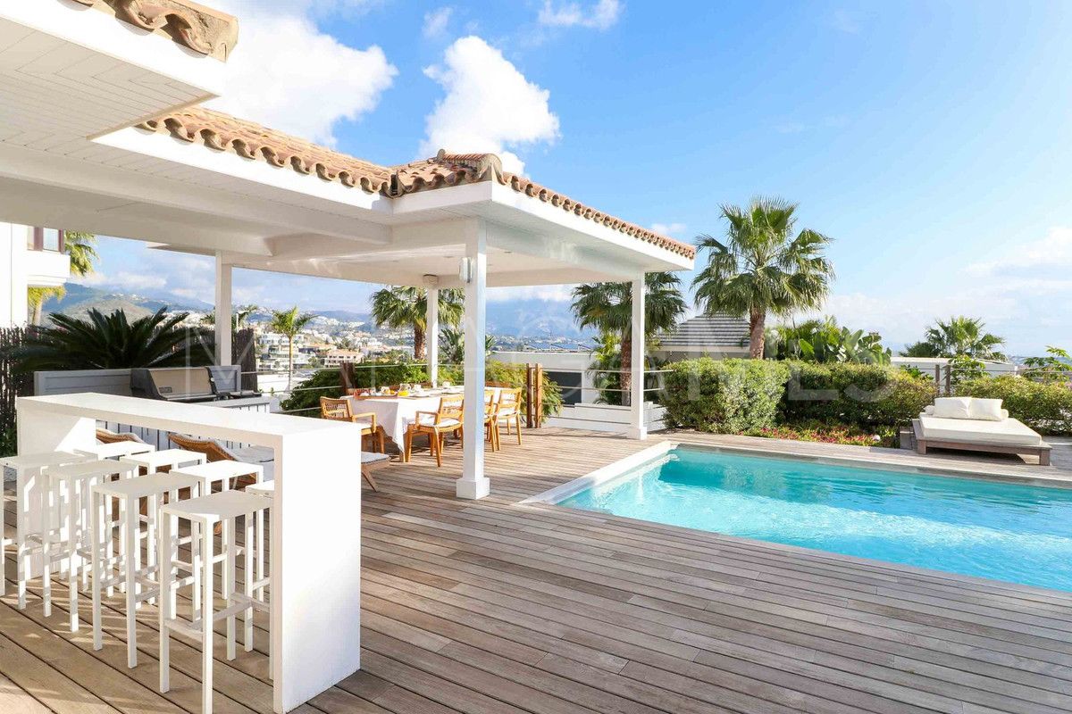 Villa for sale in Benahavis