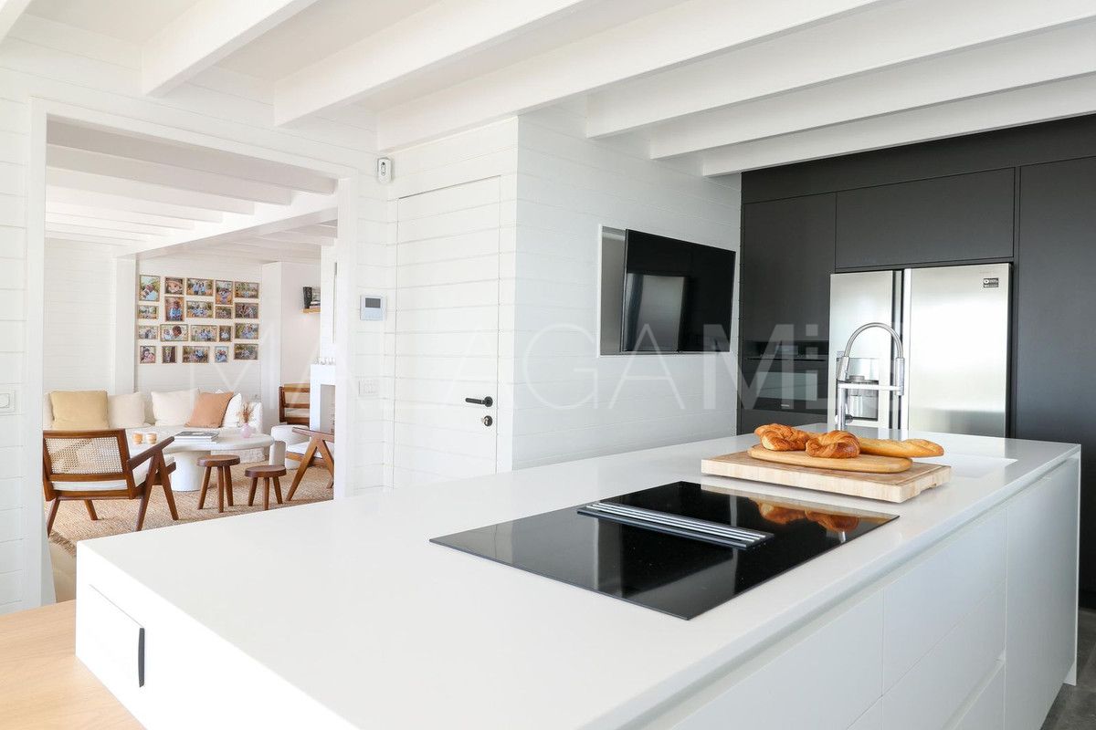 Villa for sale in Benahavis