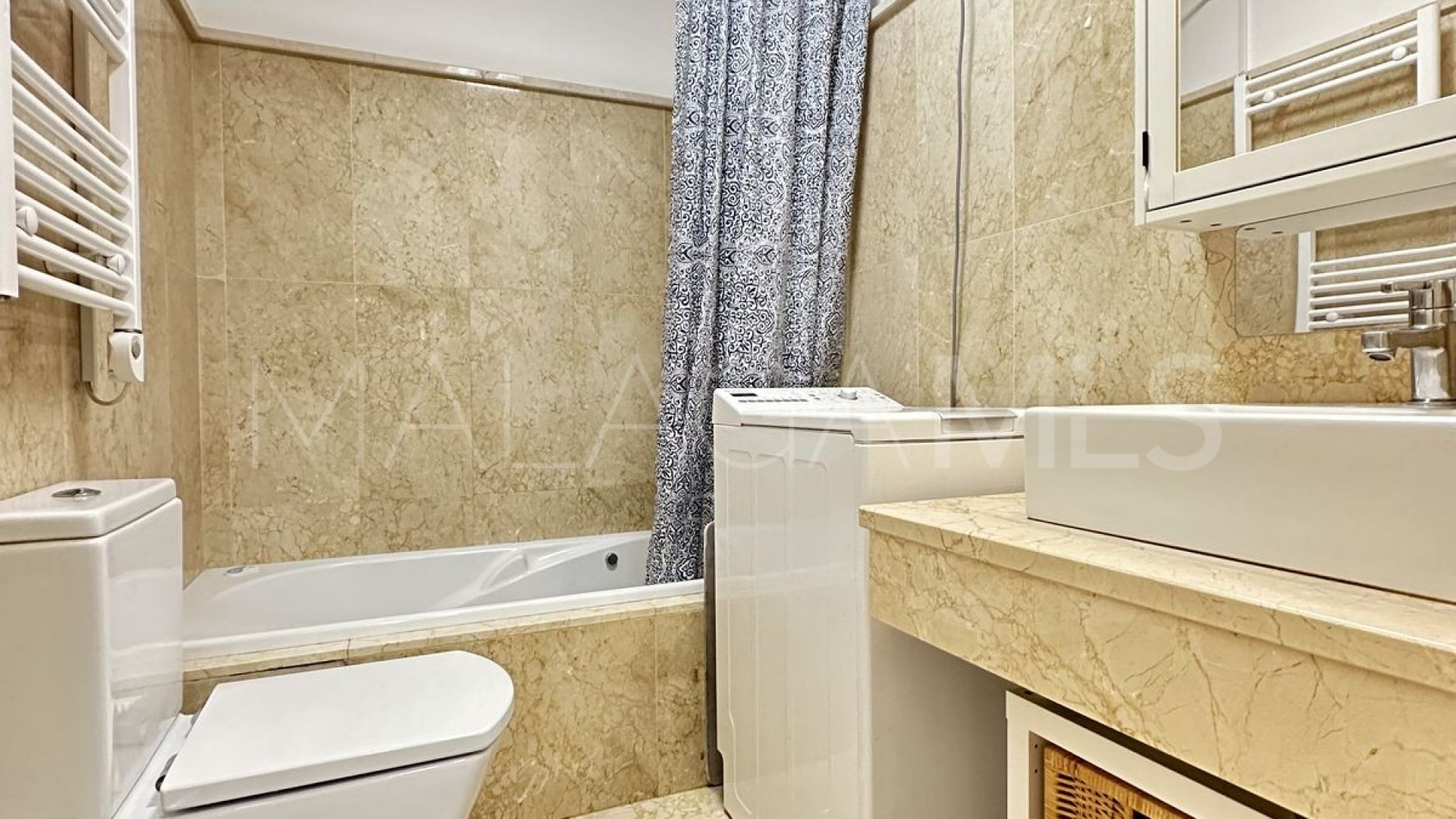 Apartamento with 2 bedrooms for sale in Benahavis