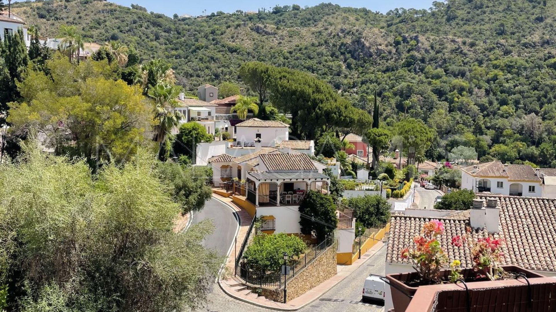 Apartamento with 2 bedrooms for sale in Benahavis