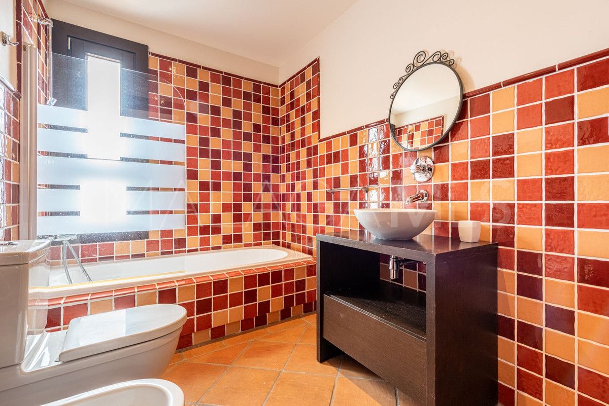 Adosado for sale with 3 bedrooms in Benahavis