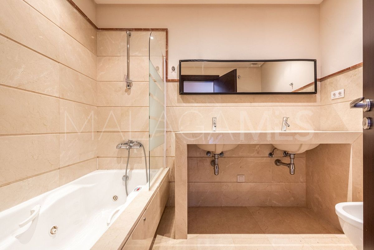 Adosado for sale with 3 bedrooms in Benahavis