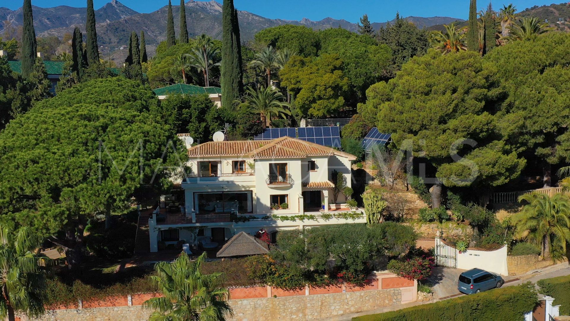 For sale villa with 5 bedrooms in Rio Real