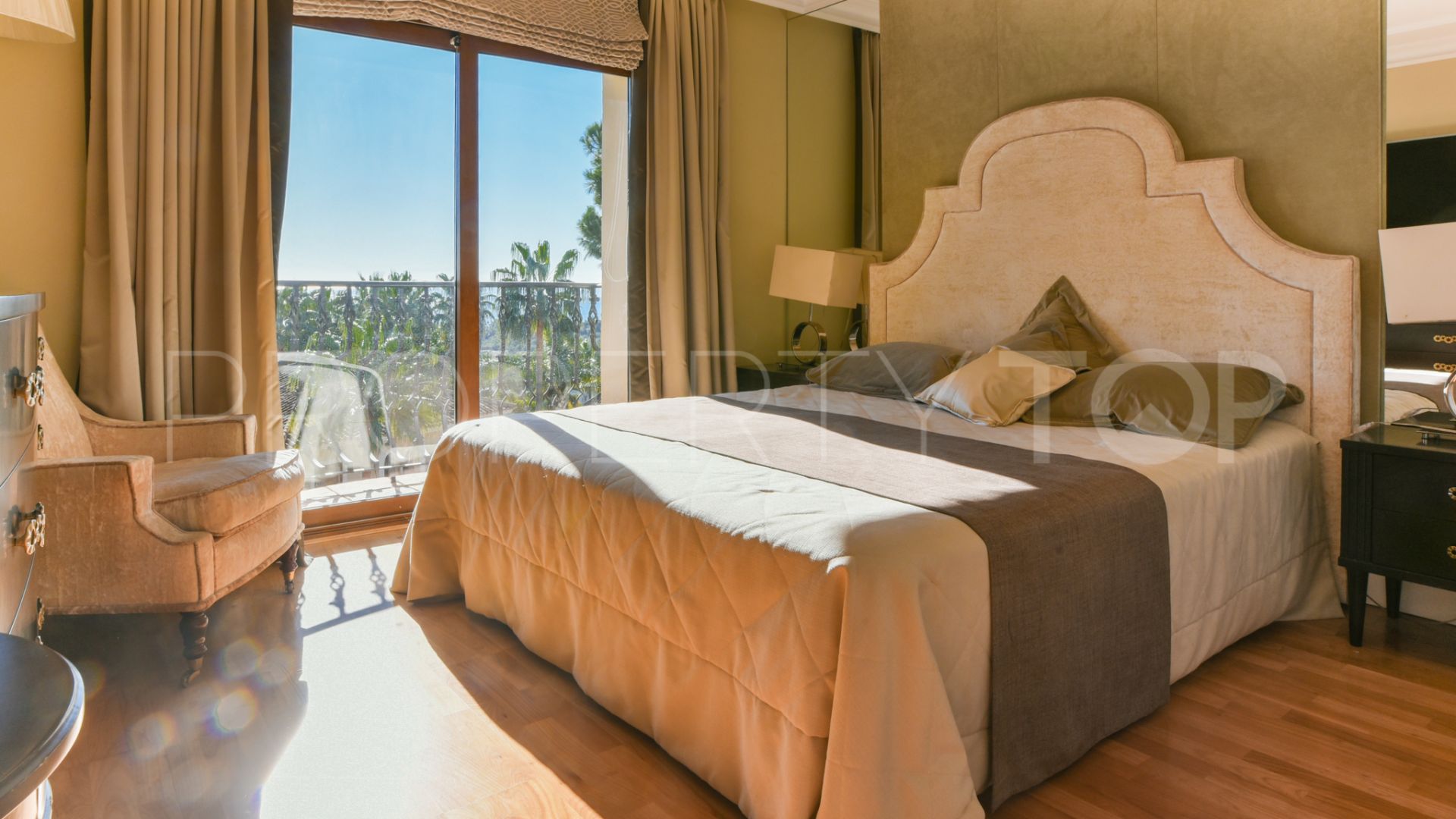 Villa de 5 dormitorios en venta en Rio Real