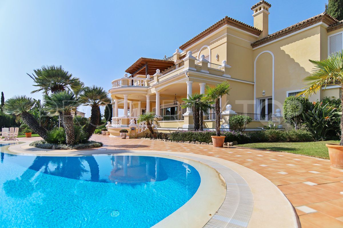 Villa en venta en El Paraiso con 5 dormitorios