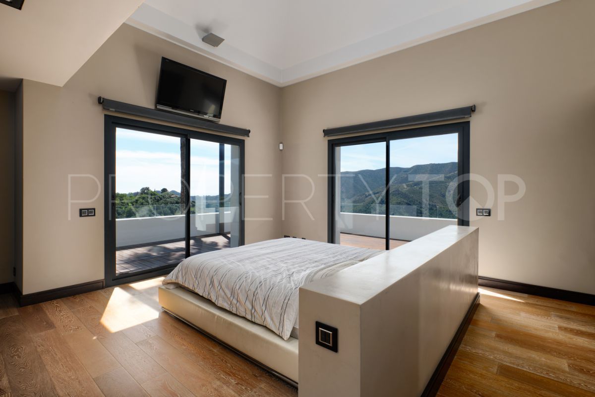 Istan 5 bedrooms villa for sale