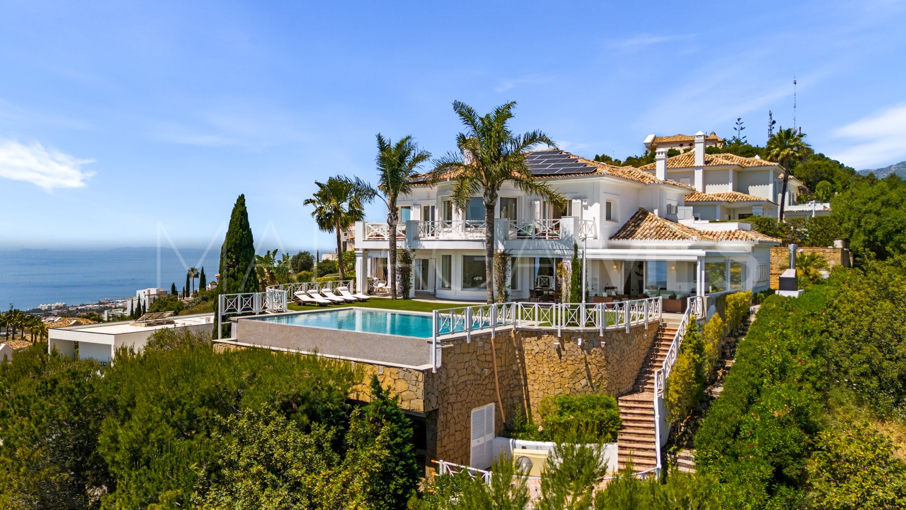 Los Altos de los Monteros villa for sale