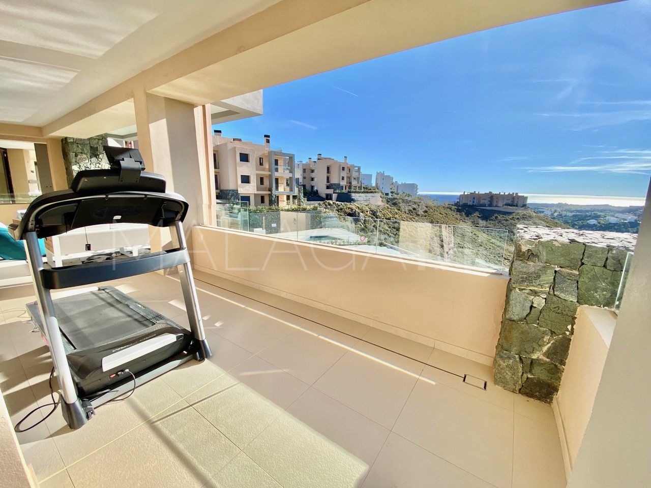 Buy apartment with 4 bedrooms in La Quinta