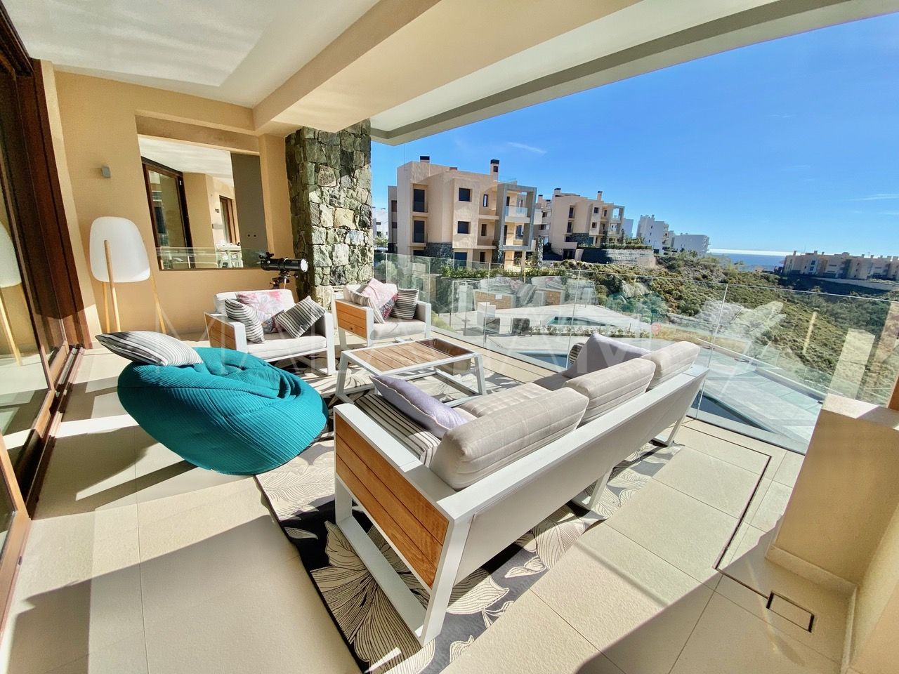 Buy apartment with 4 bedrooms in La Quinta
