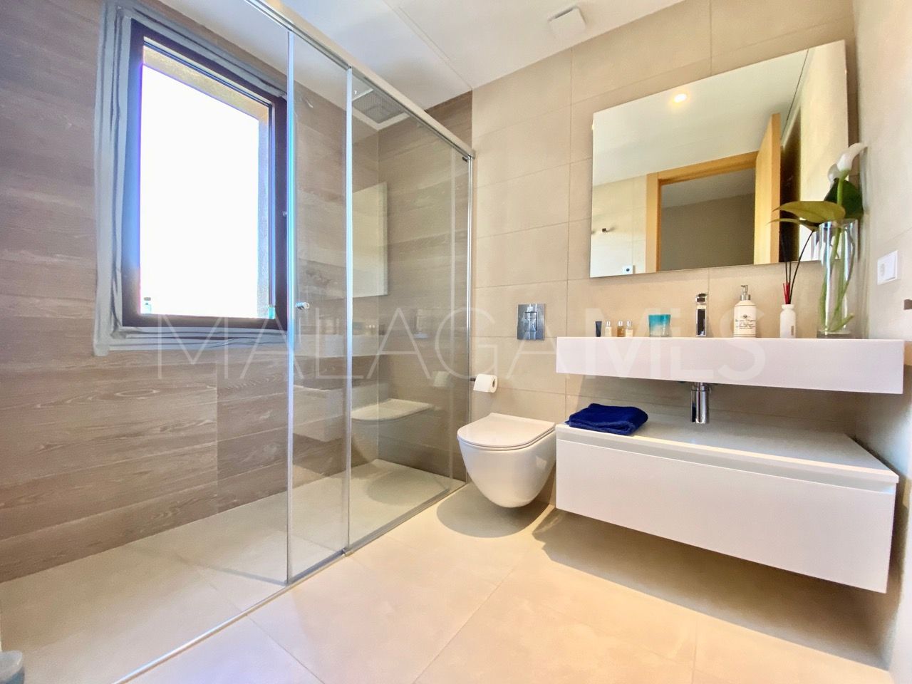 Buy apartment with 4 bedrooms in La Quinta