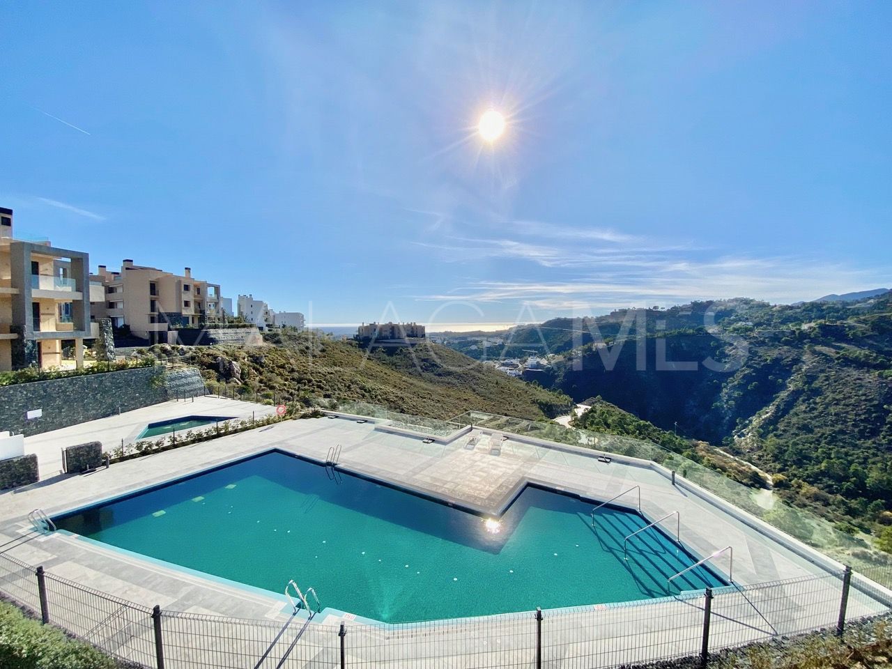 Buy apartment with 4 bedrooms in La Quinta