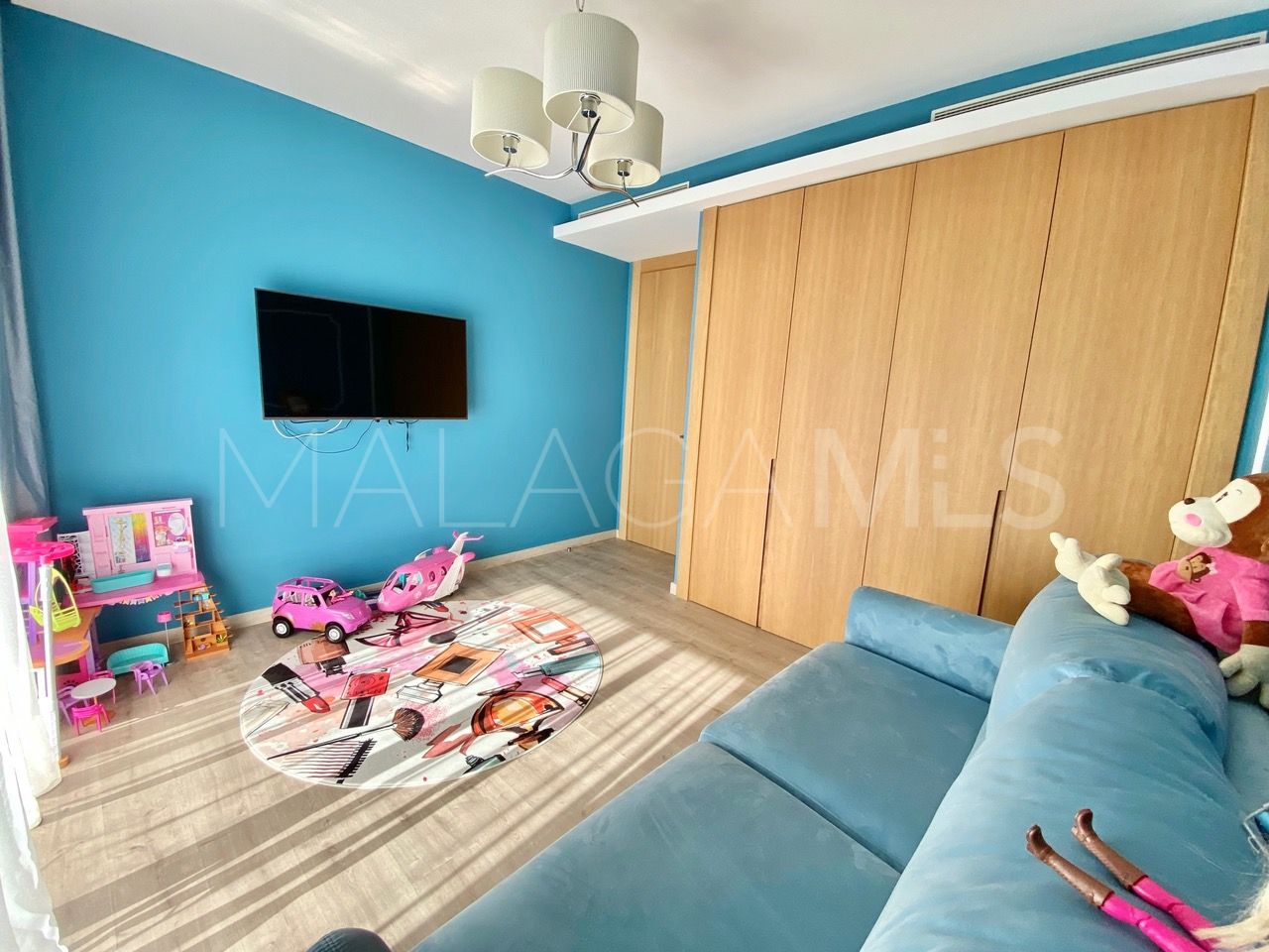 Buy apartment with 4 bedrooms in La Quinta