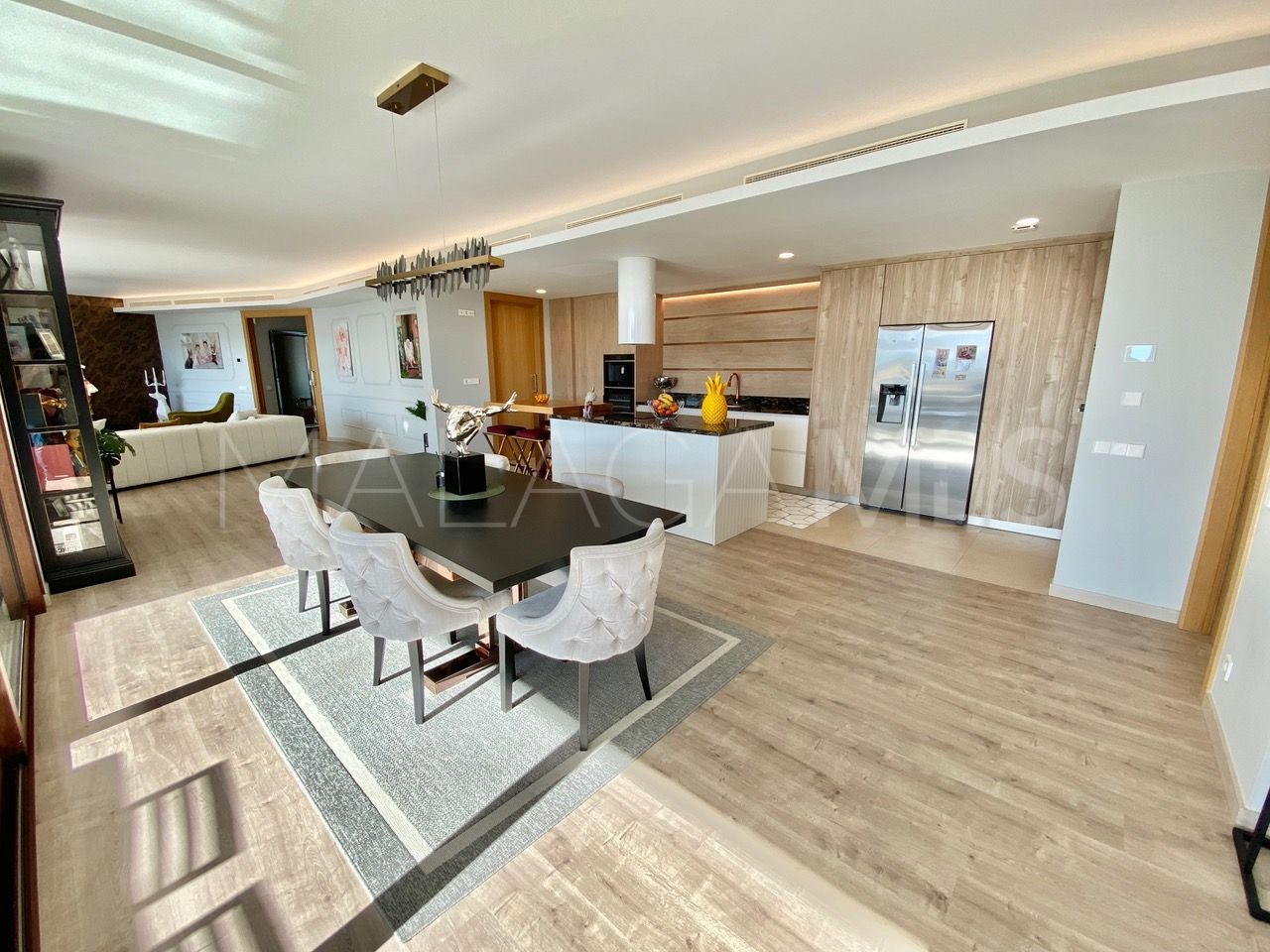 Buy apartment with 4 bedrooms in La Quinta