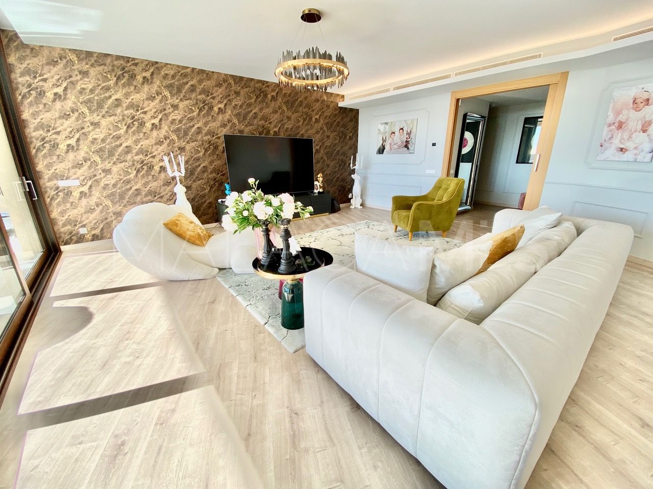 Buy apartment with 4 bedrooms in La Quinta