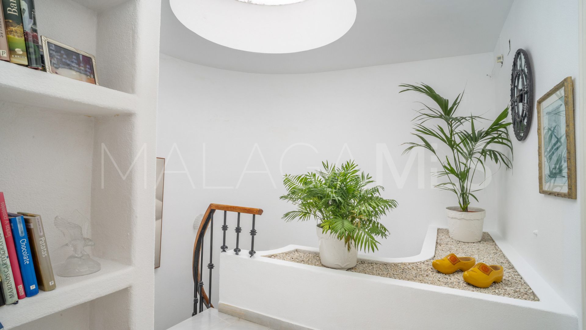 Villa for sale in Nueva Andalucia
