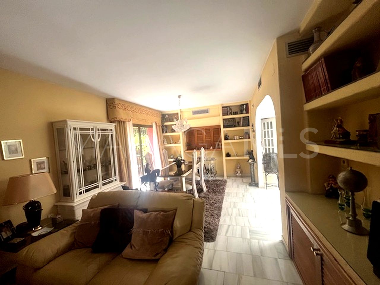 Villa for sale in Nueva Andalucia
