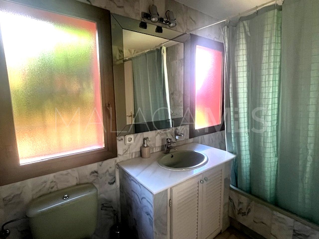 Villa for sale in Nueva Andalucia