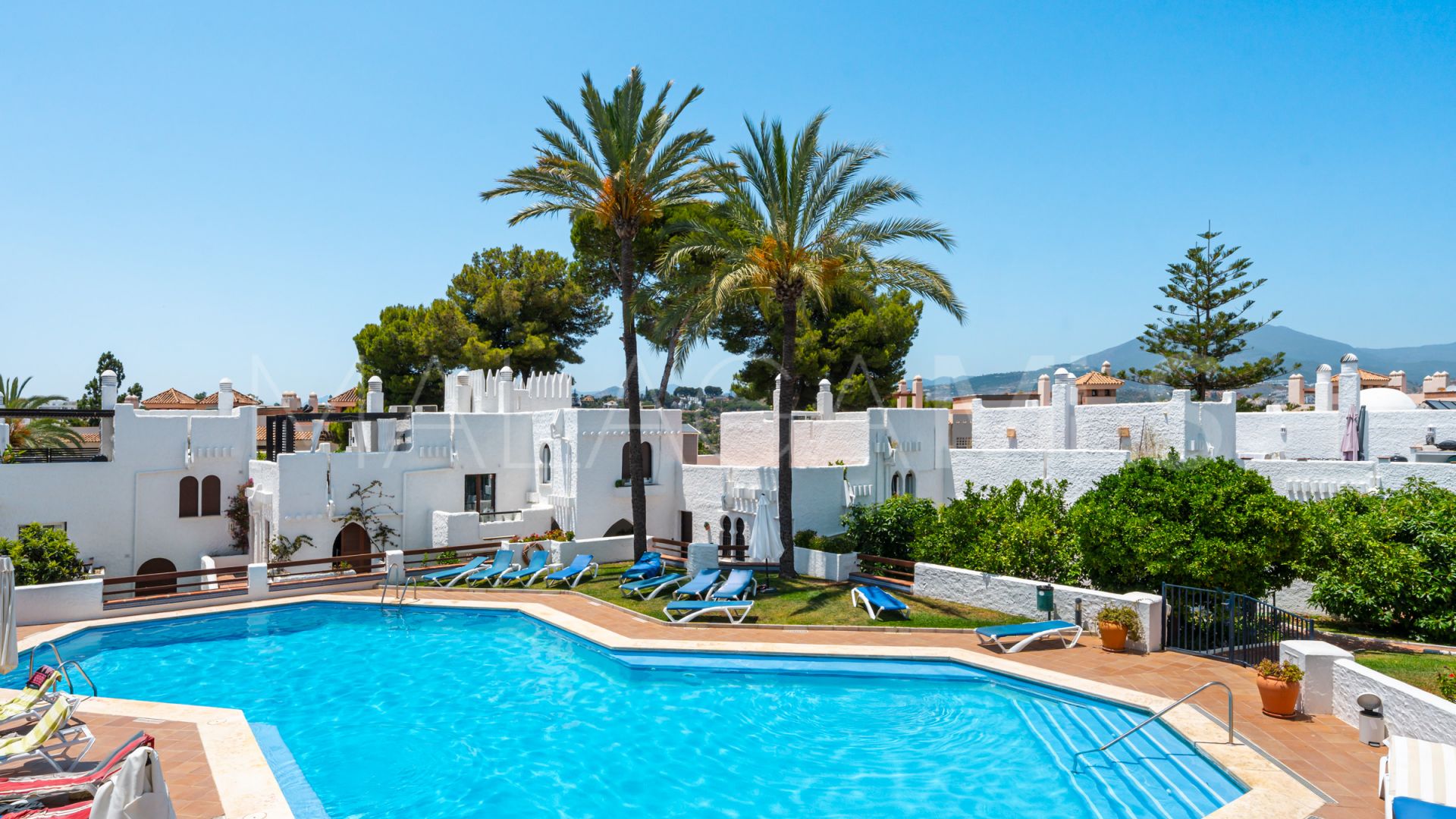 Zweistöckiges penthouse for sale in Nueva Andalucia