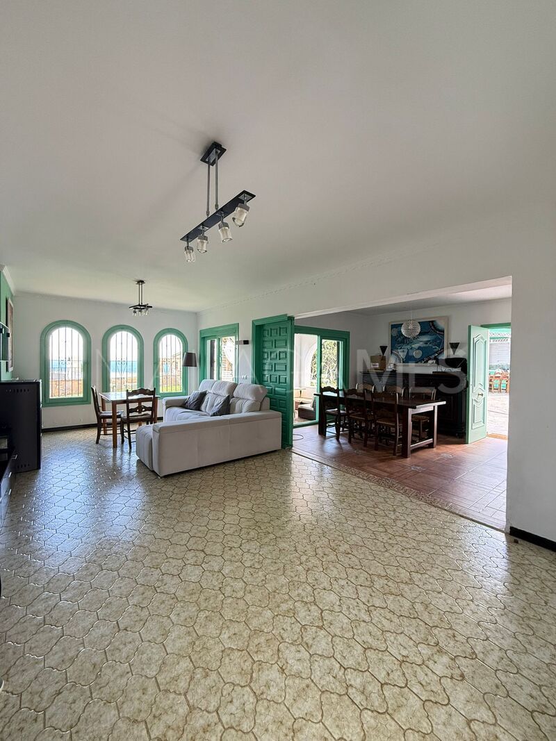 For sale Benalmadena villa with 2 bedrooms