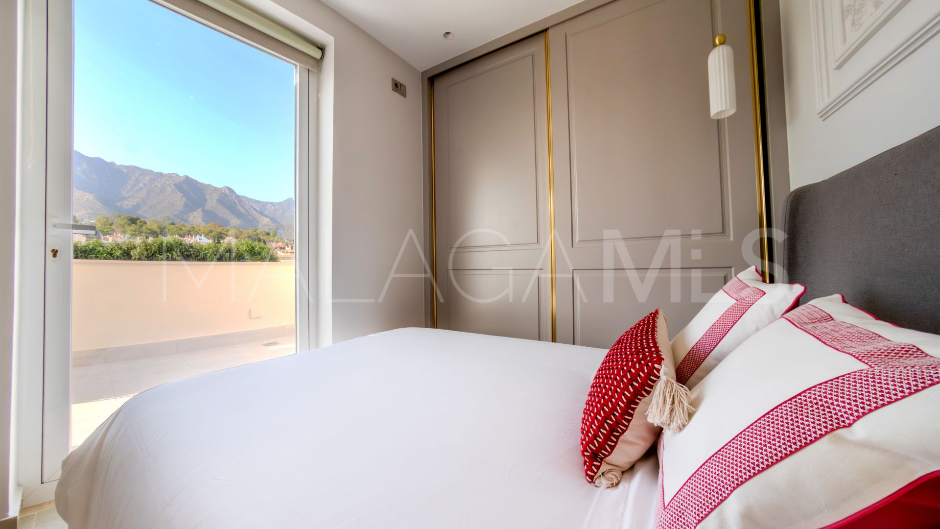 Ático for sale with 2 bedrooms in Marbella