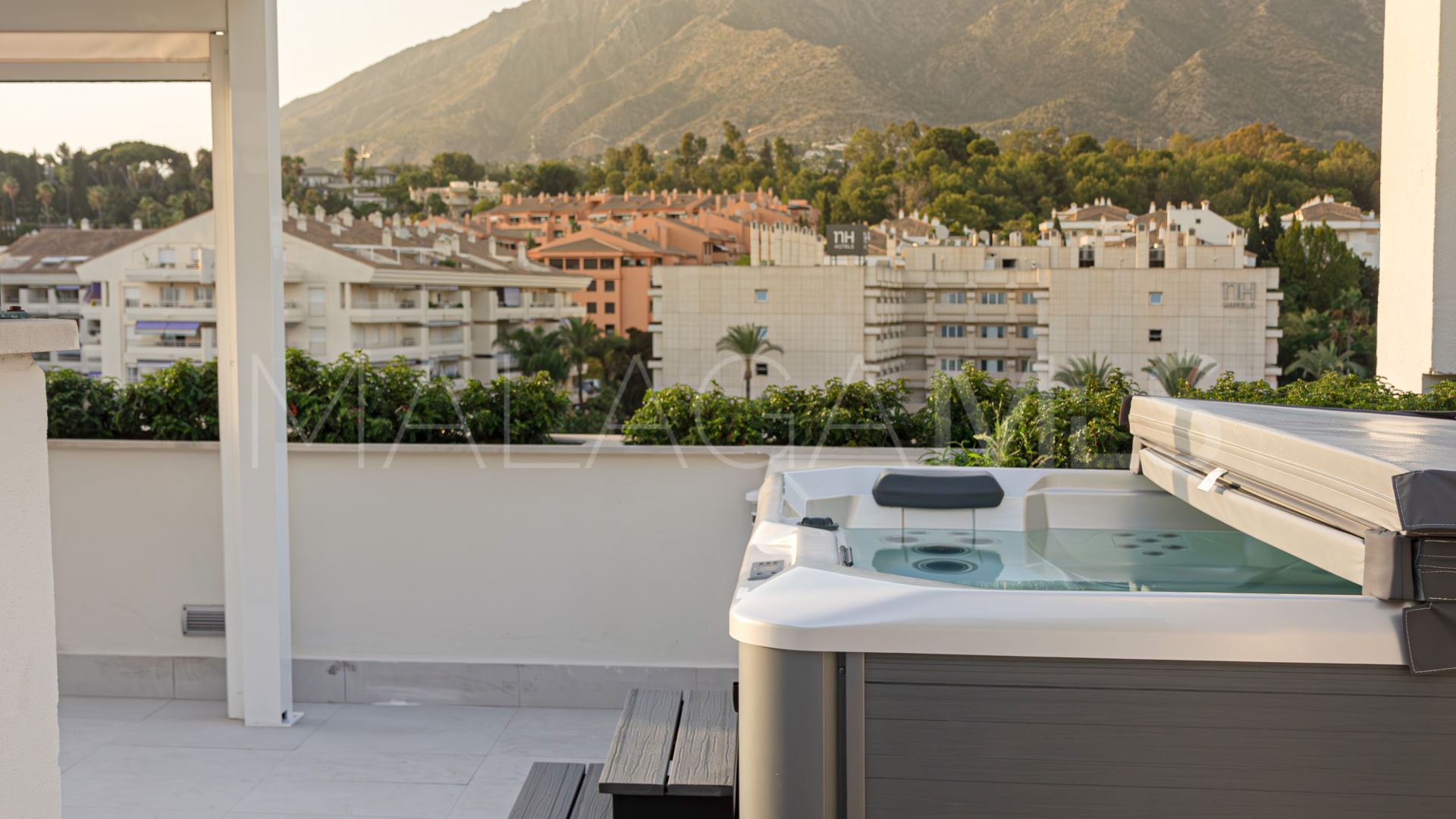 Ático for sale with 2 bedrooms in Marbella