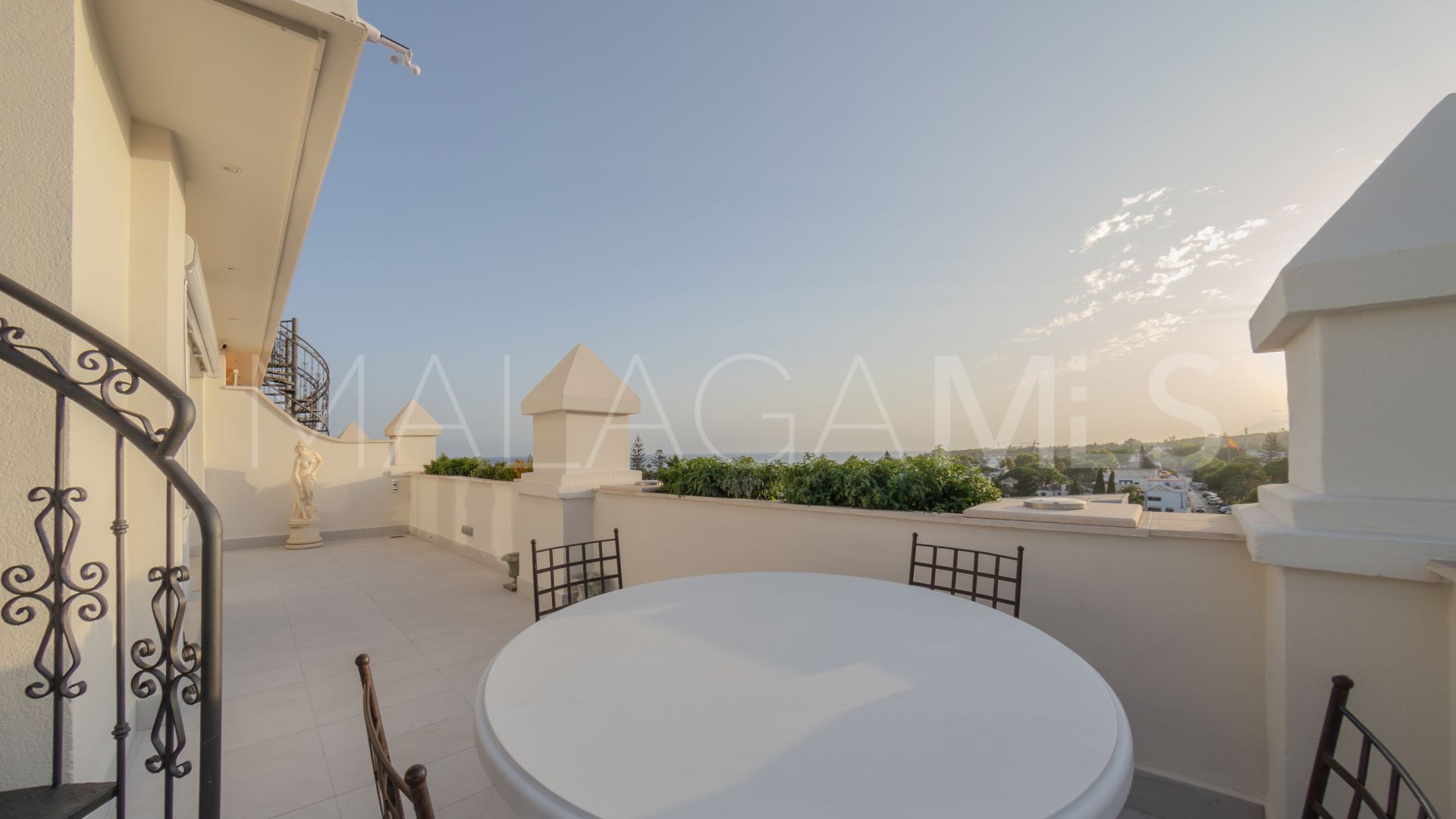 Ático for sale with 2 bedrooms in Marbella