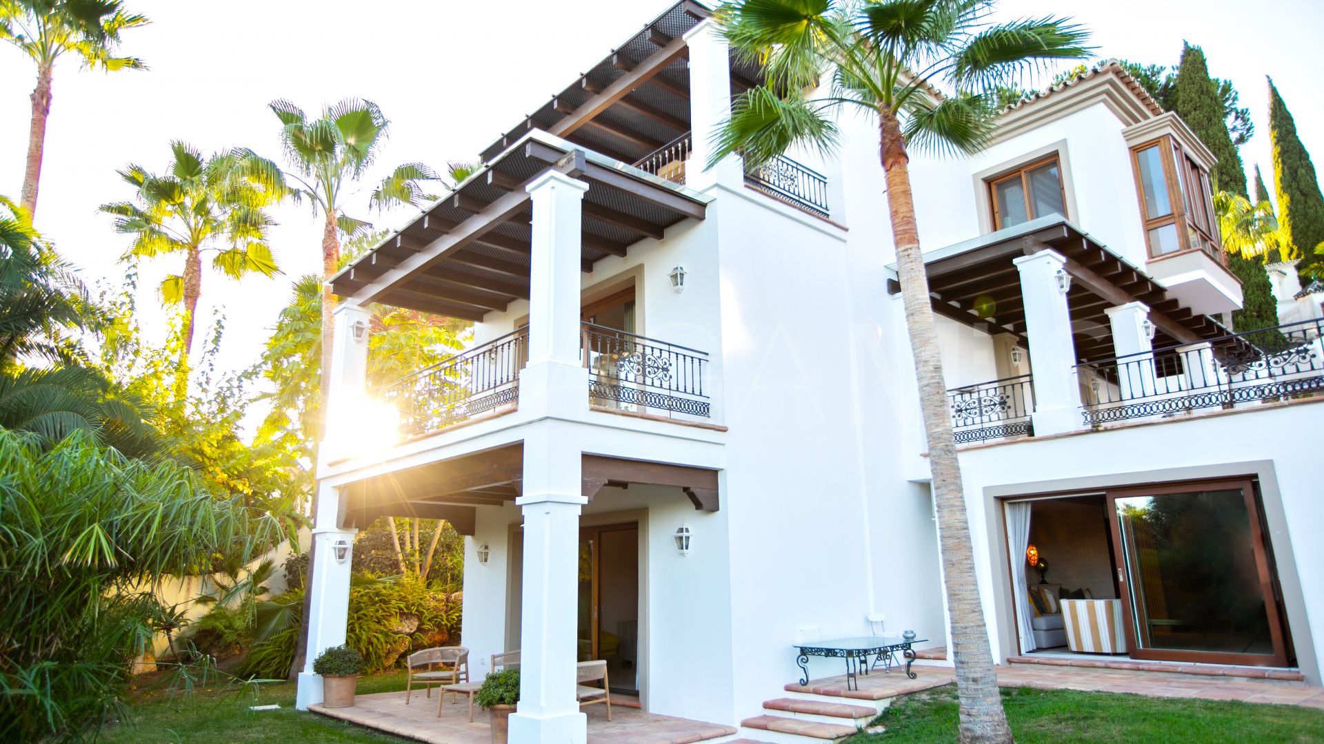 Villa for sale in Paraiso Alto
