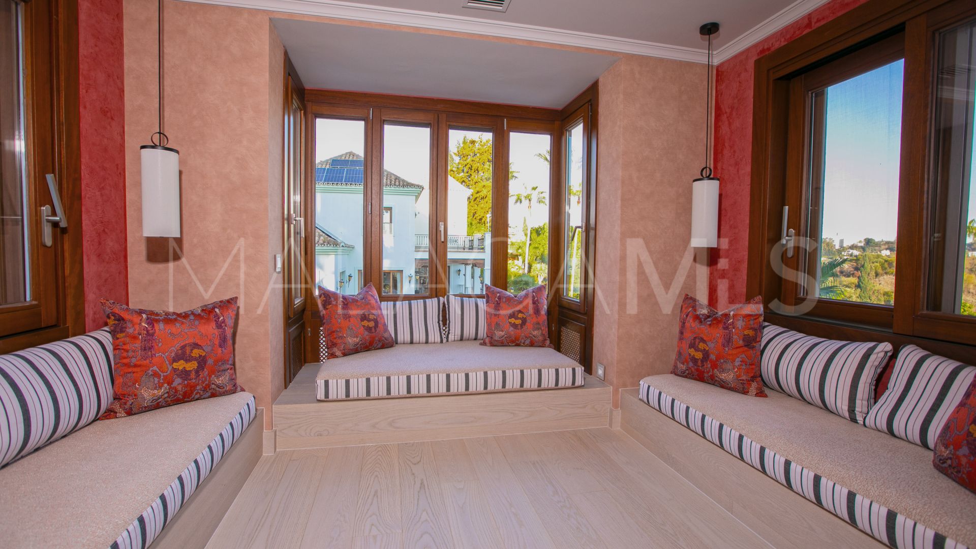 Villa for sale in Paraiso Alto