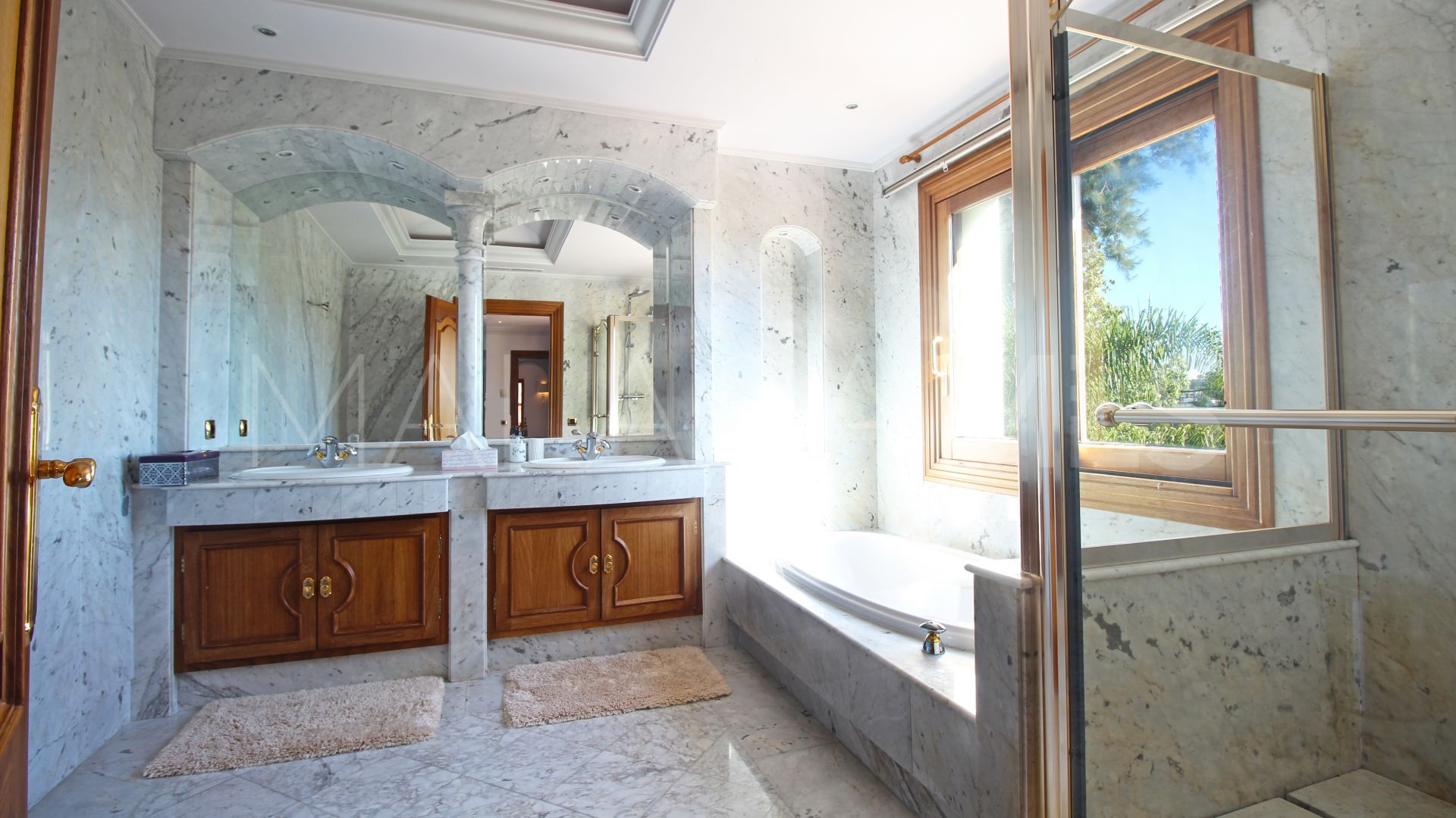 Villa for sale in Paraiso Alto