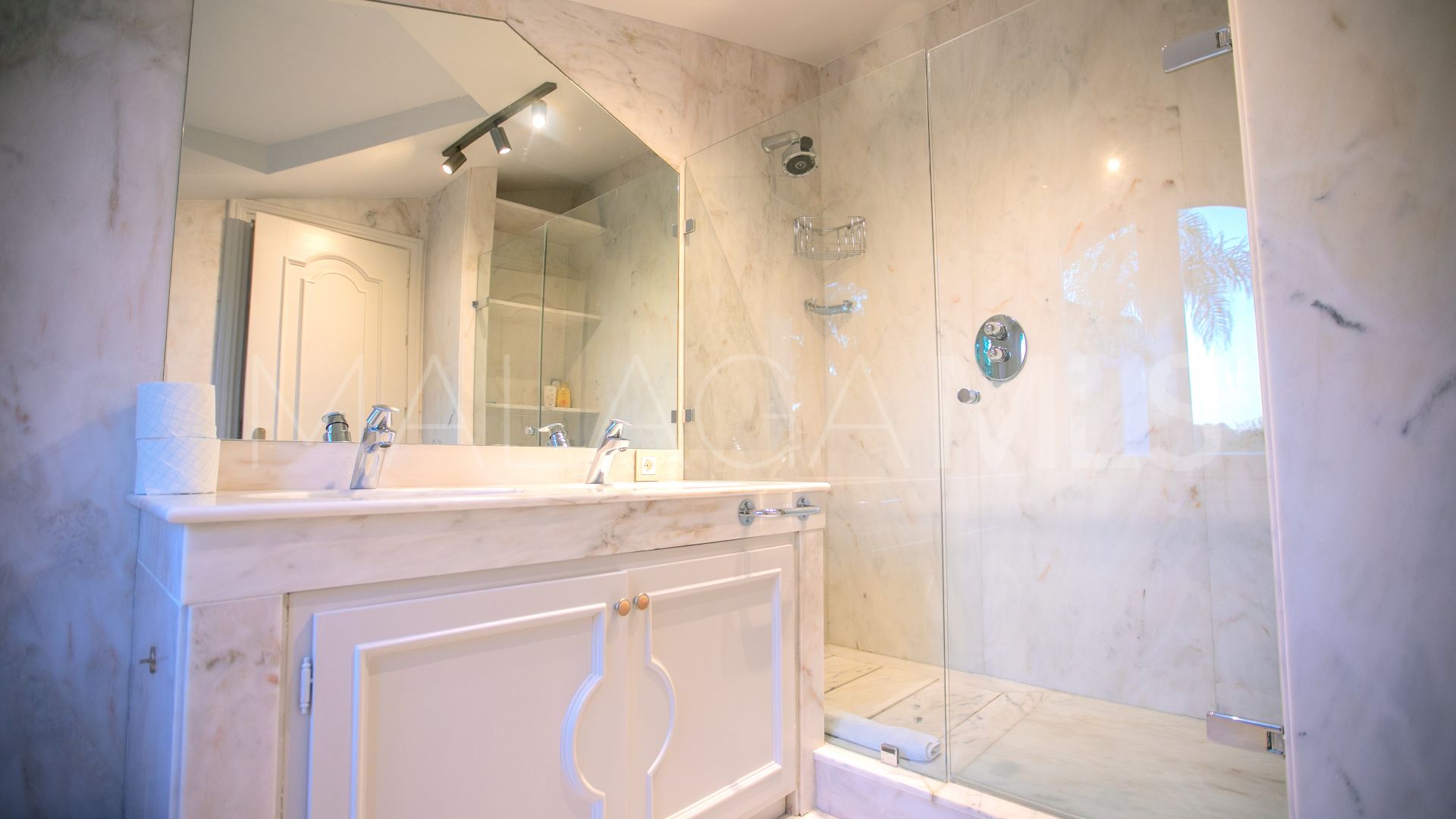 Villa for sale in Paraiso Alto