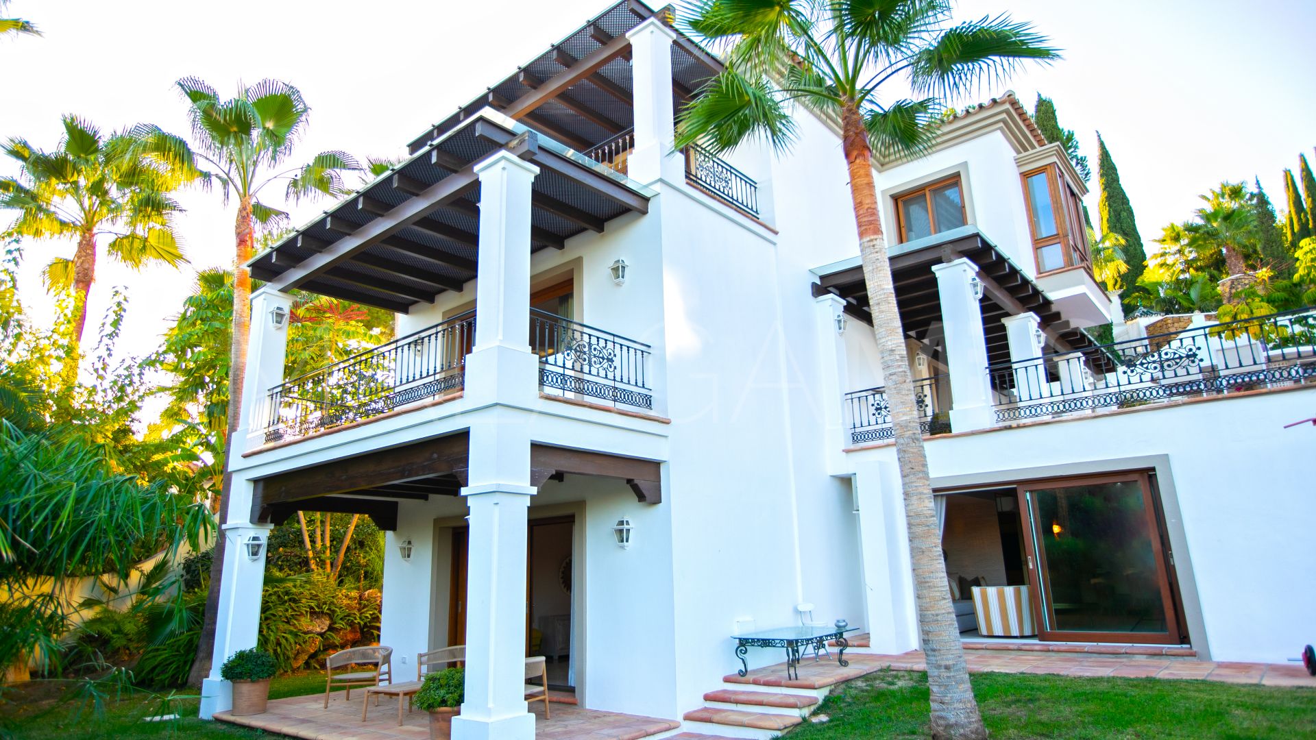 Villa for sale in Paraiso Alto