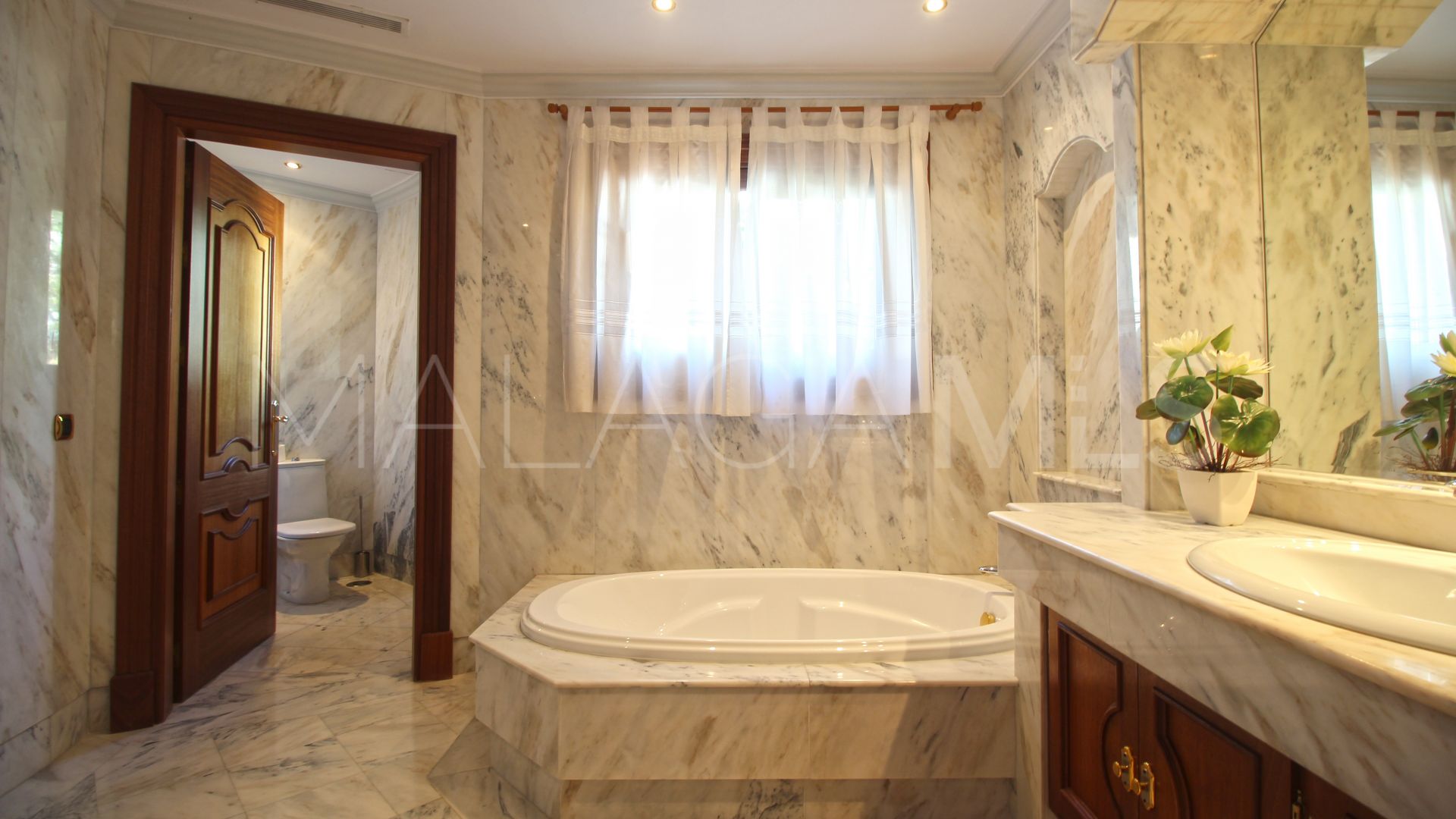 Villa for sale in Paraiso Alto