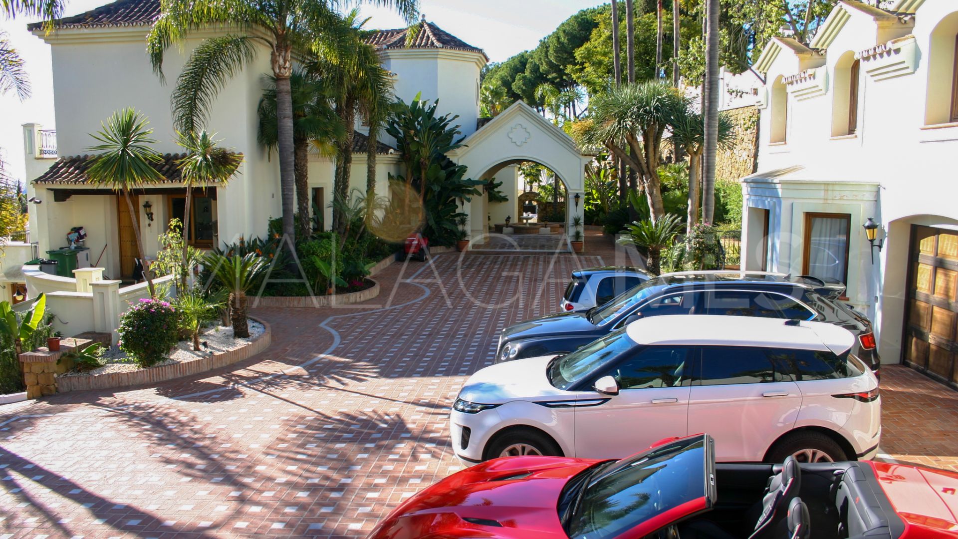Villa for sale in Paraiso Alto
