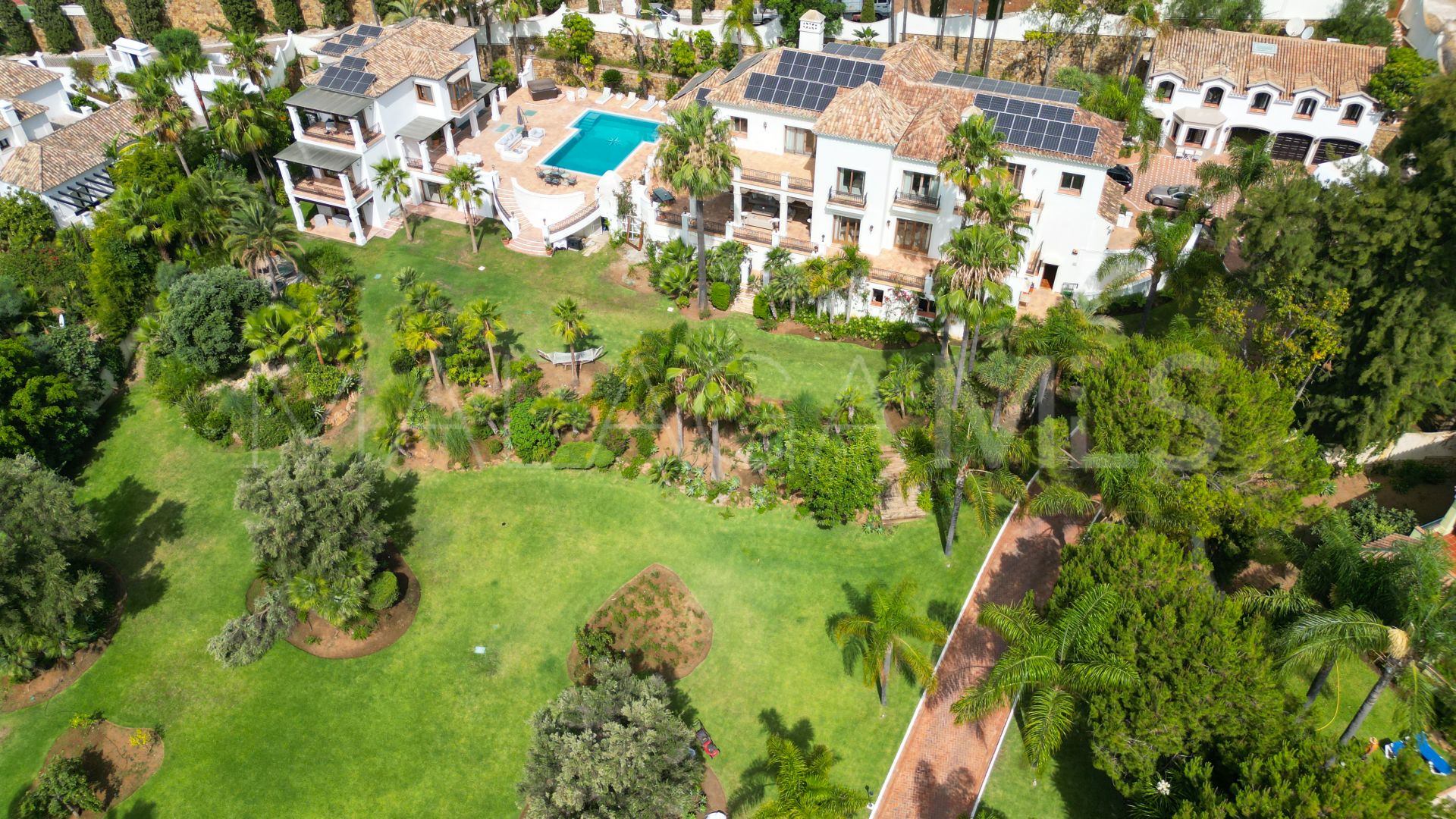 Villa for sale in Paraiso Alto