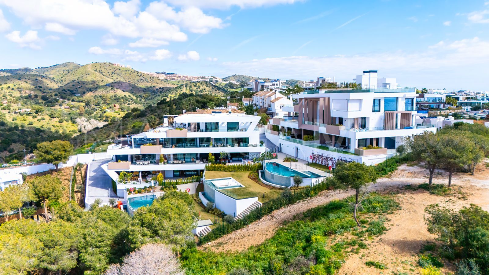 For sale Artola ground floor apartment
