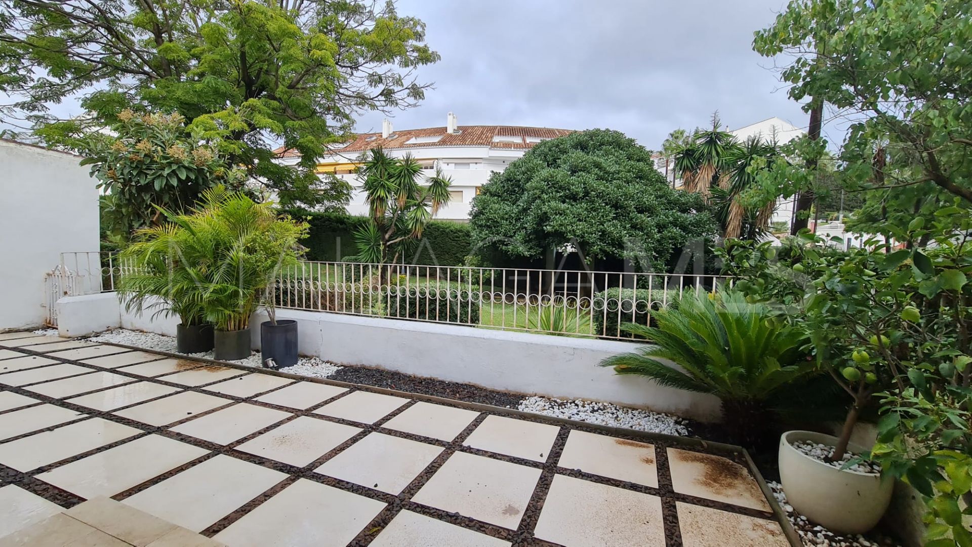 Radhus for sale in Nueva Andalucia