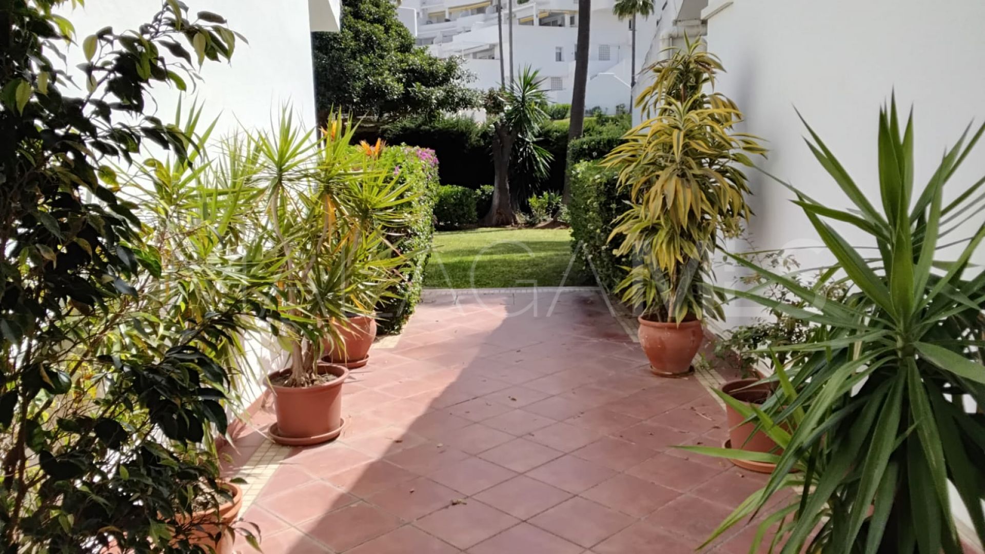 Radhus for sale in Nueva Andalucia