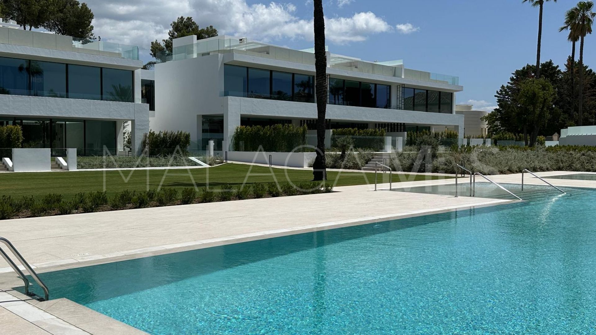 Villa jumelée for sale in Marbella