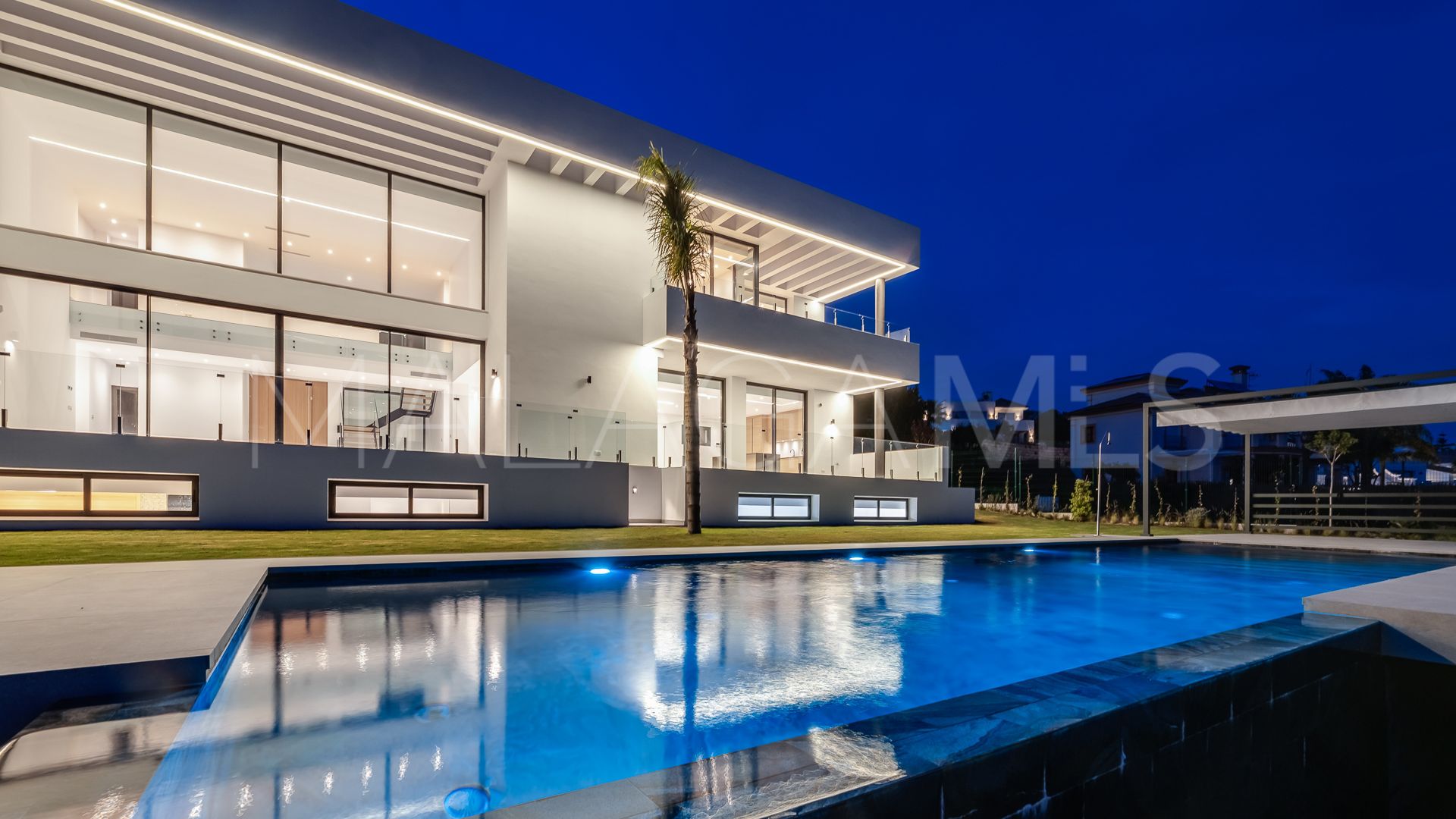 Villa for sale in Paraiso Alto
