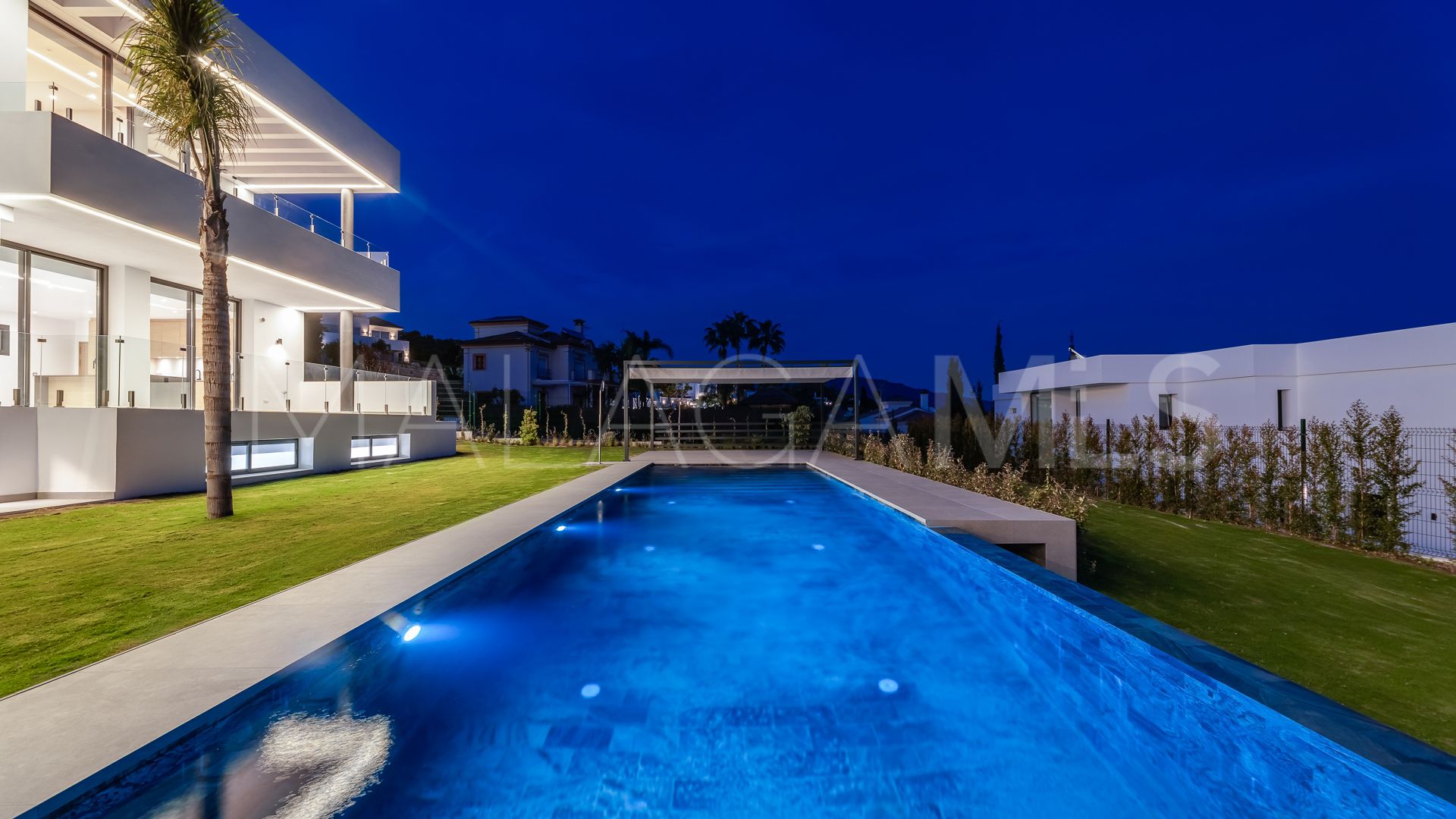 Villa for sale in Paraiso Alto