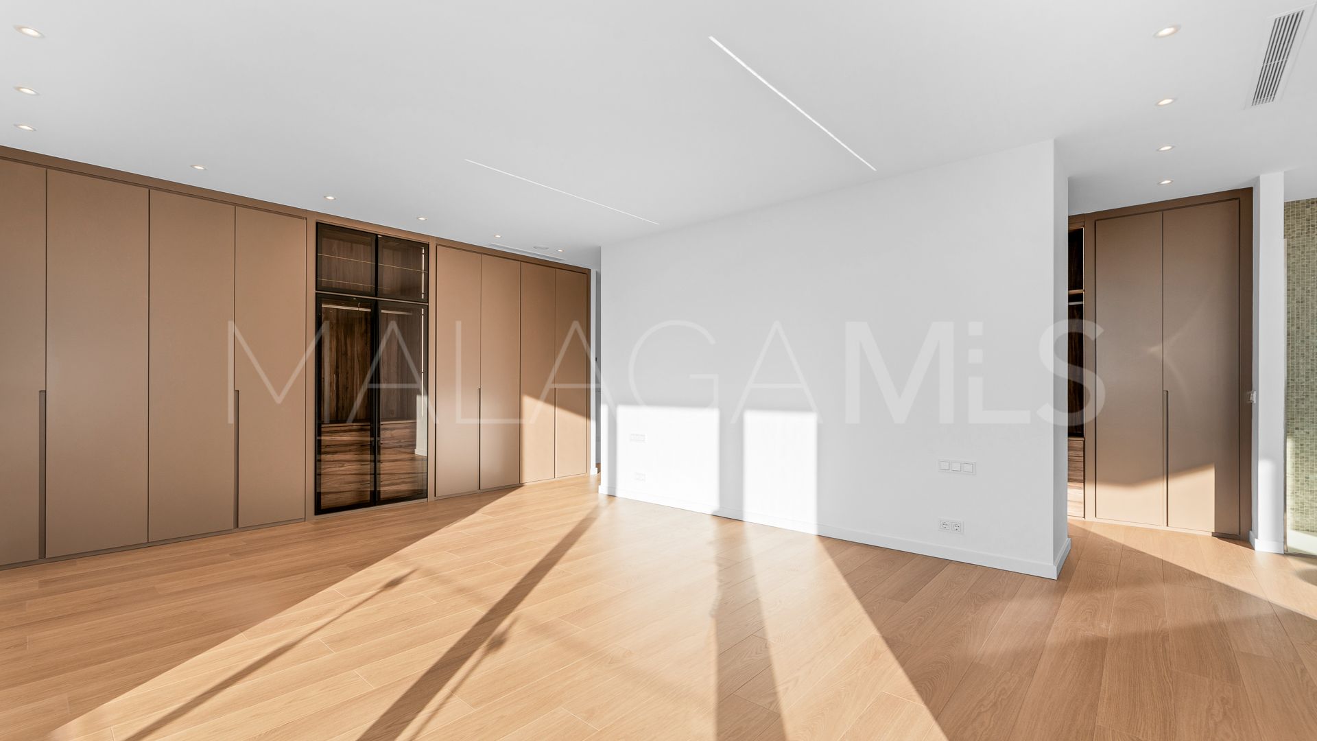 Villa for sale in Paraiso Alto