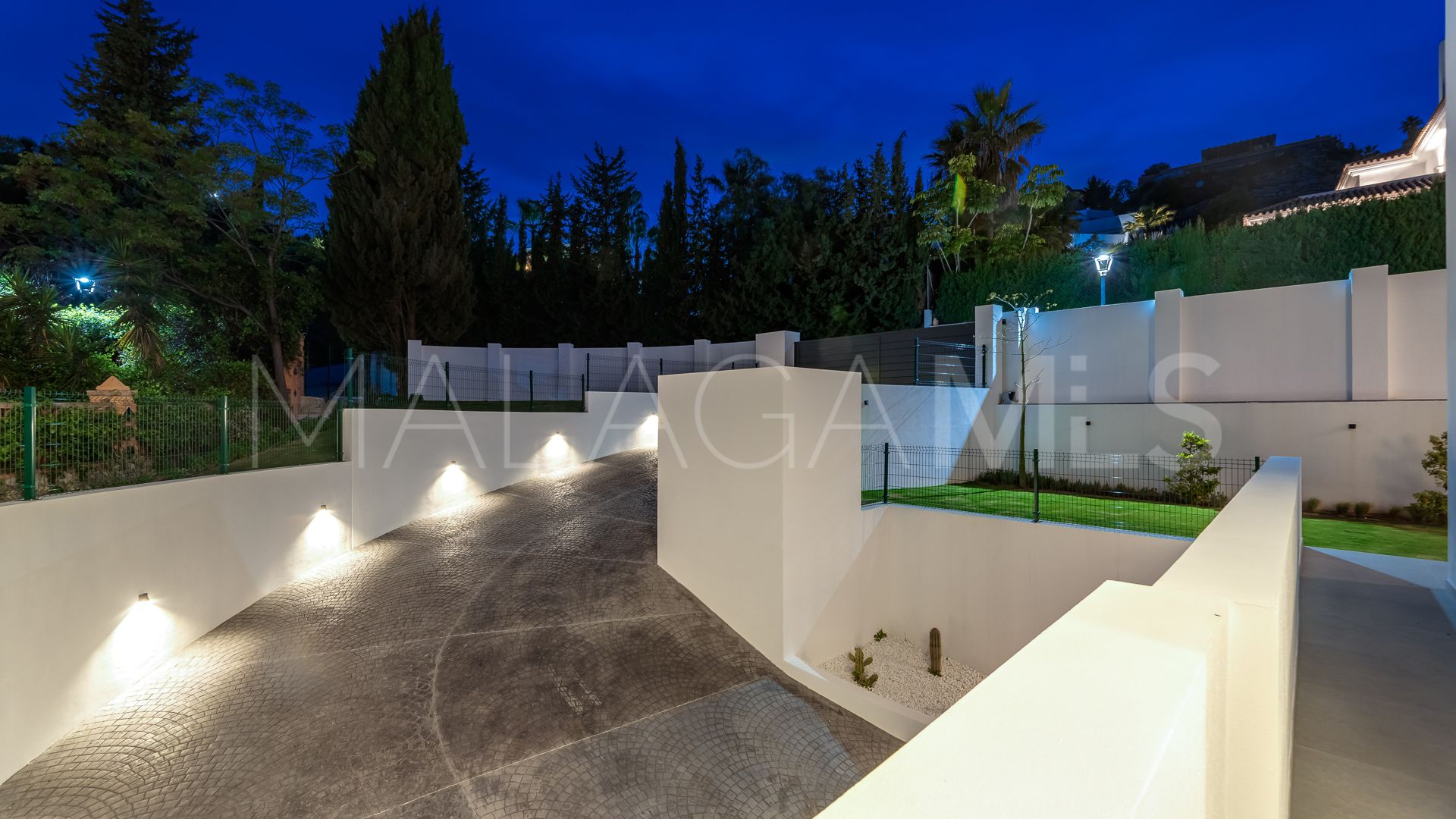 Villa for sale in Paraiso Alto