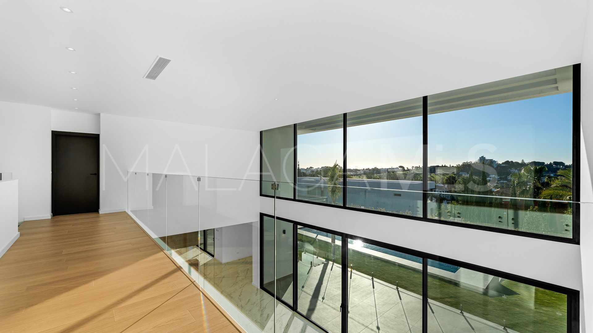 Villa for sale in Paraiso Alto
