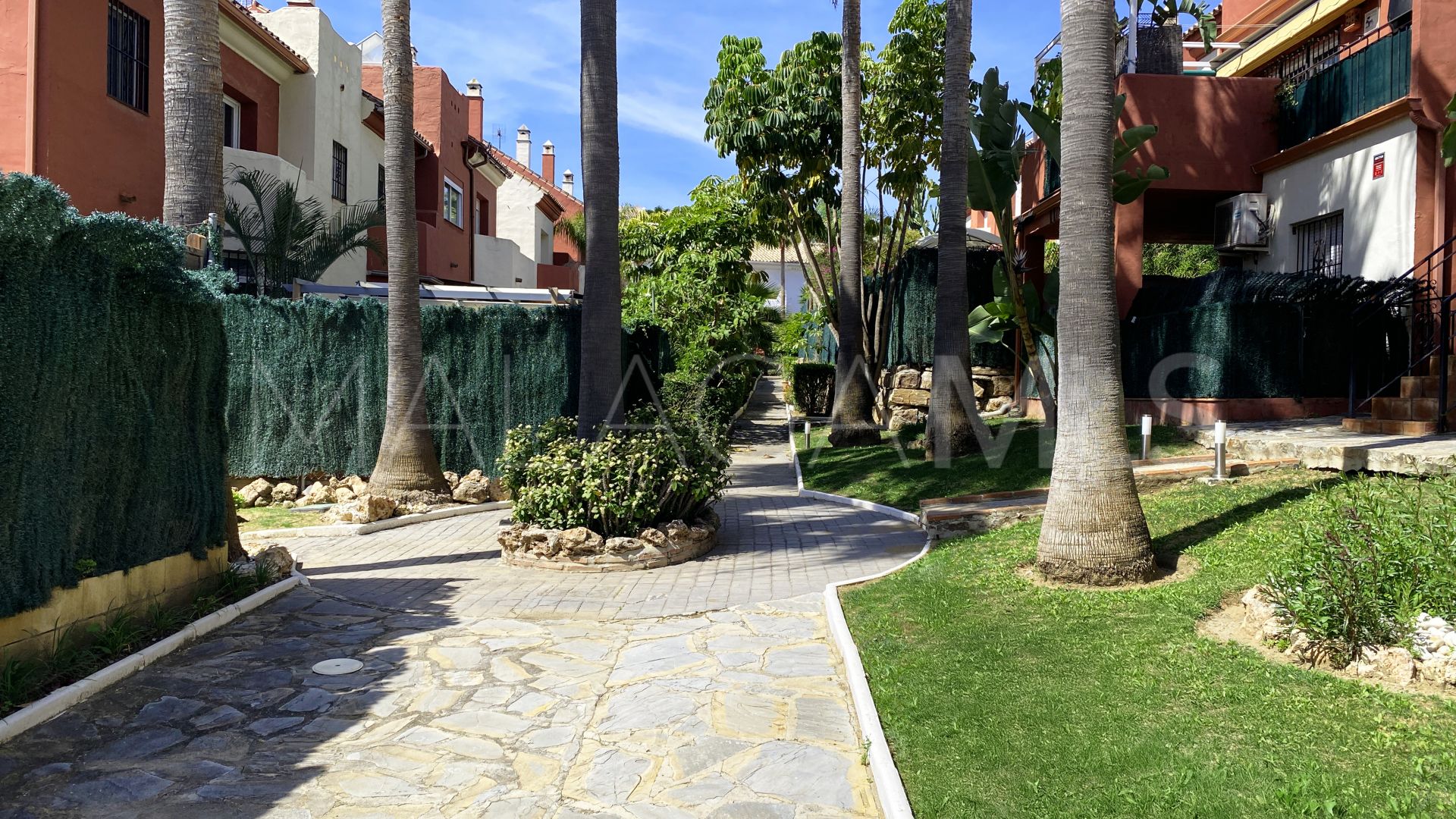 Maison de ville for sale in Estepona