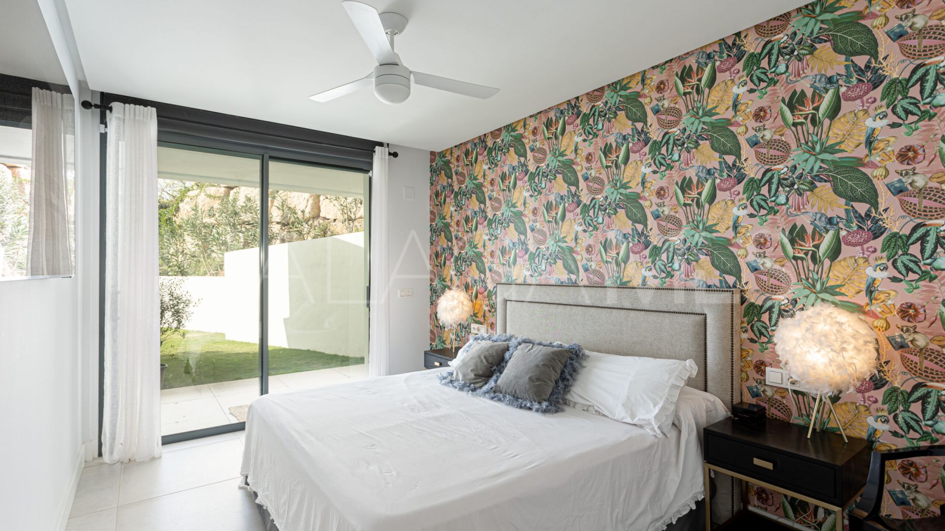 4 bedrooms ground floor duplex in Artola for sale