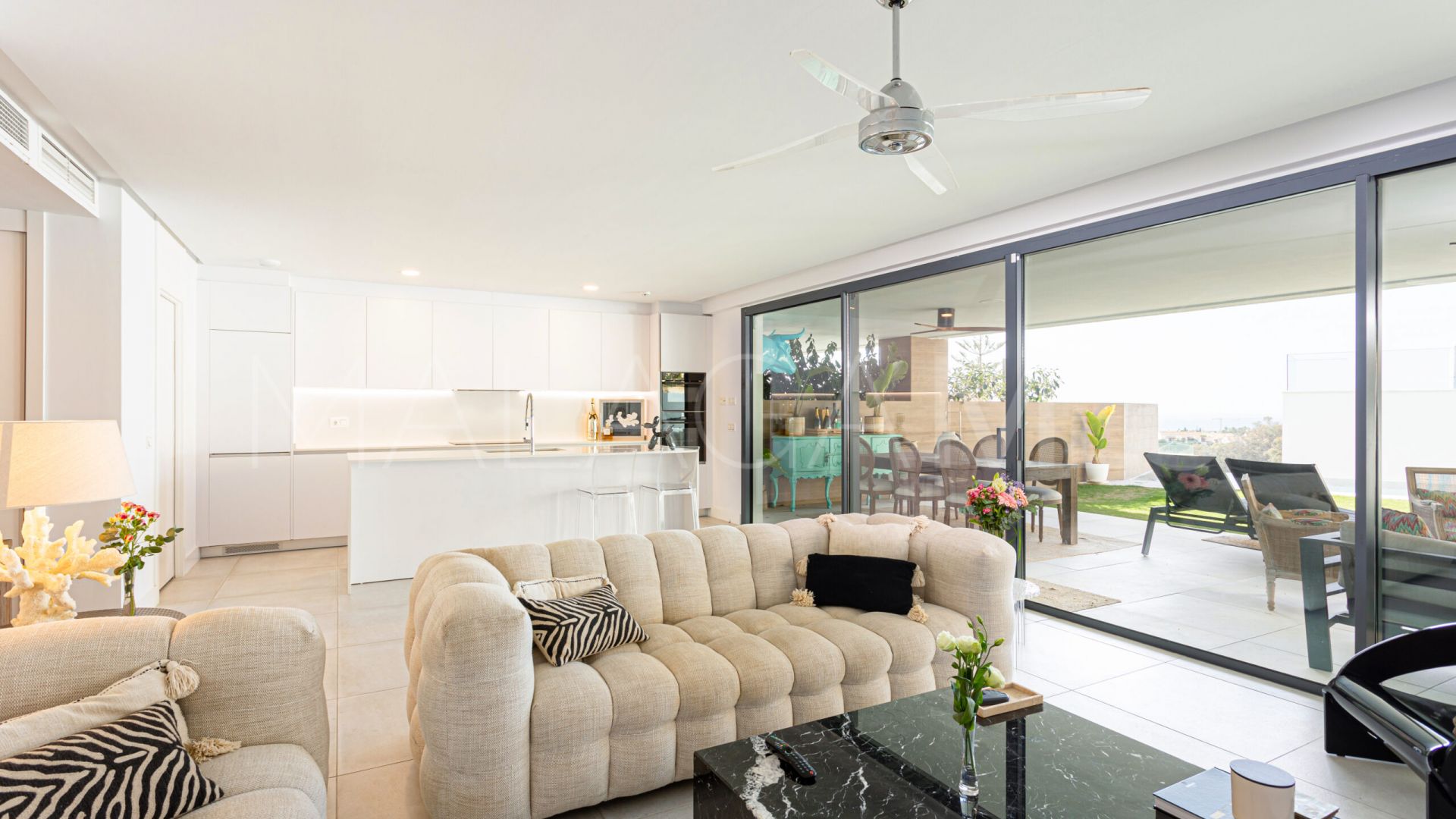 4 bedrooms ground floor duplex in Artola for sale