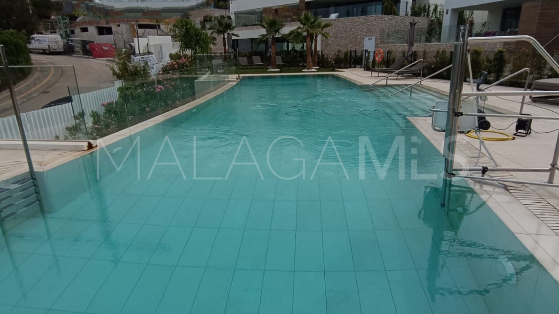4 bedrooms ground floor duplex in Artola for sale