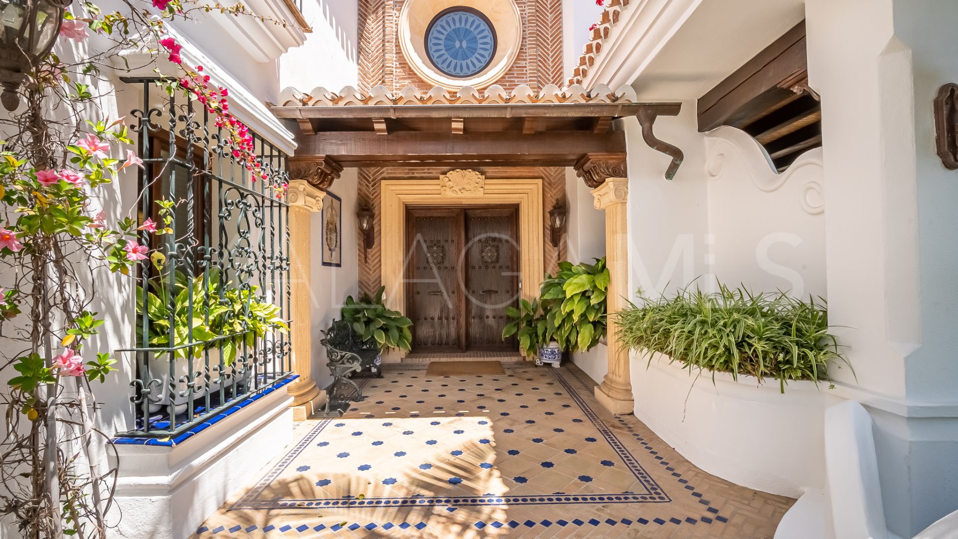 Villa a la venta in Bahia de Marbella de 7 bedrooms